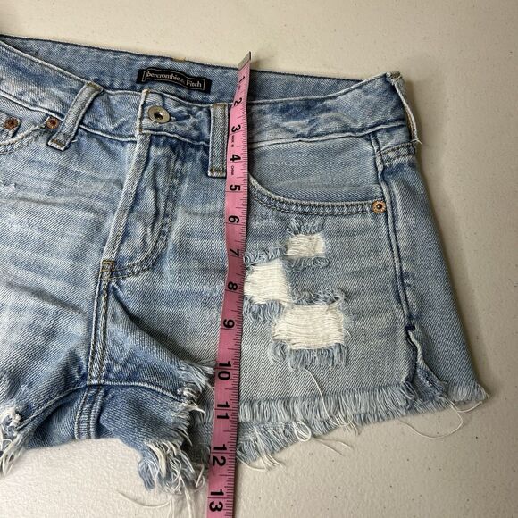 Abercrombie & Fitch Denim Shorts Womens 25 Light Wash Button Fly 3” Frayed 30” W - Picture 7 of 9